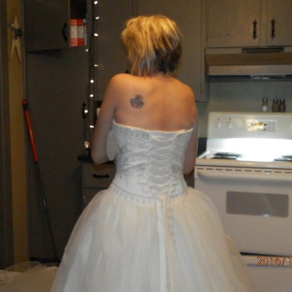 nwt oleg cassi wedding dress and accessories - Picture 13 of 15